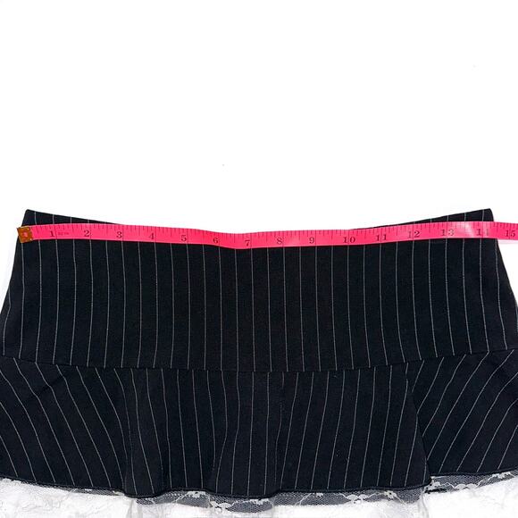 SOLD 💕Vintage Y2K Brat Wet Seal Pinstripe Lace Micro Mini Skirt Size Small - Picture 6 of 8
